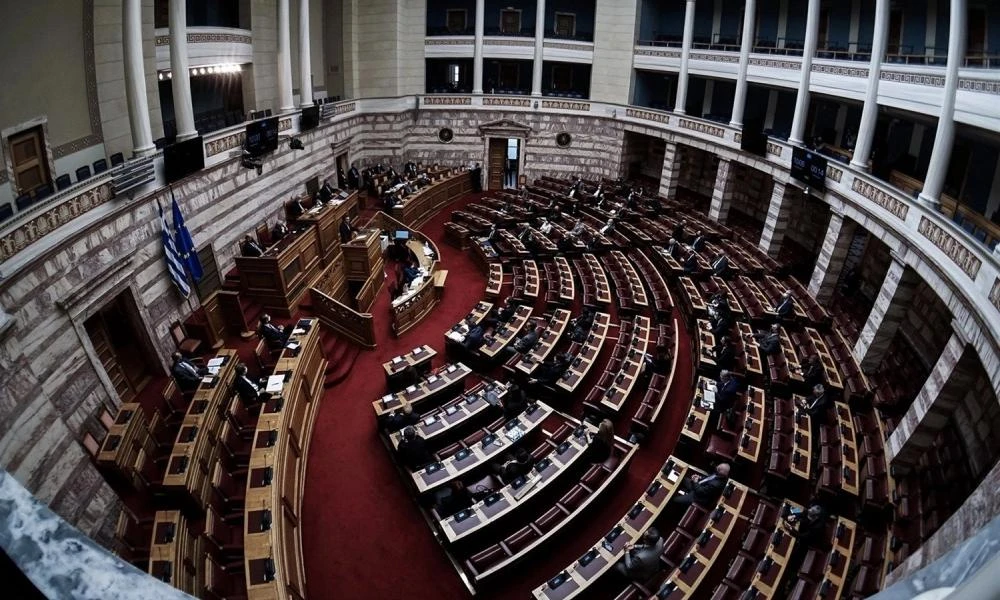 Η συζήτηση στο καφενείο της Βουλής για τις εκλογές και η εξήγηση του υπουργού από τη Βόρεια Ελλάδα